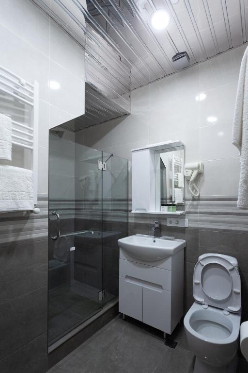 Hotel avenue 106 room 1